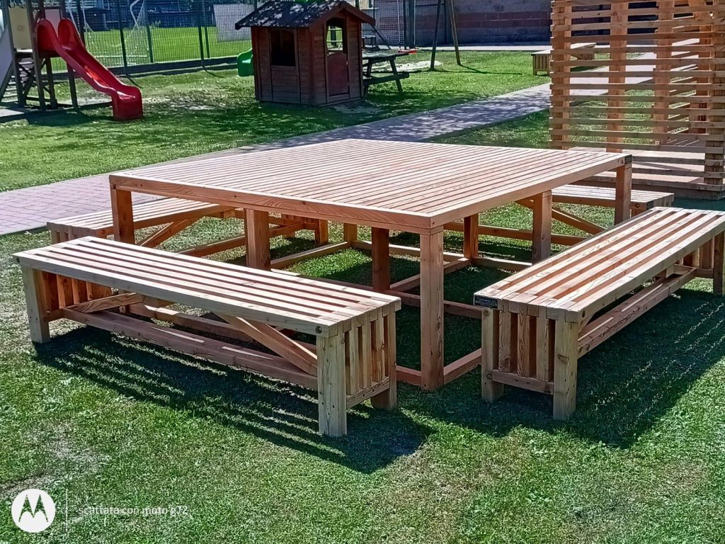 Tavolo modello “Nuvola”